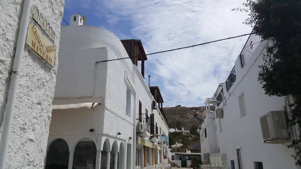 Strassenschild in Agua Amarga Strassenschild in Agua Amarga